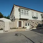 Sedirli Ev