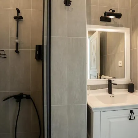 Inn Sedirli Ev 2*