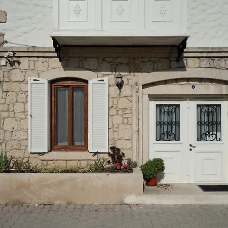Han/Misafirhane Sedirli Ev Alaçatı