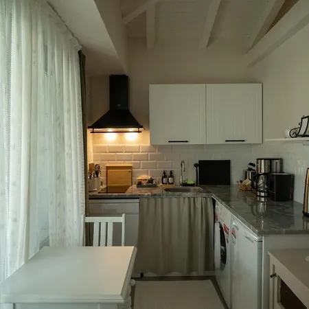 Sedirli Ev Han/Misafirhane Alaçatı