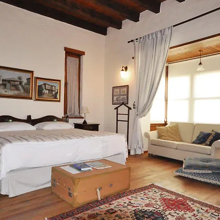 Sedirli Ev Kro Alaçatı