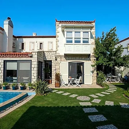 Sedirli Ev Alacati