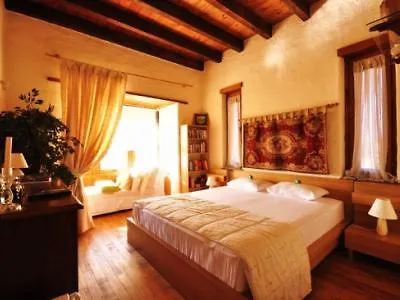 Sedirli Ev Inn Alacati